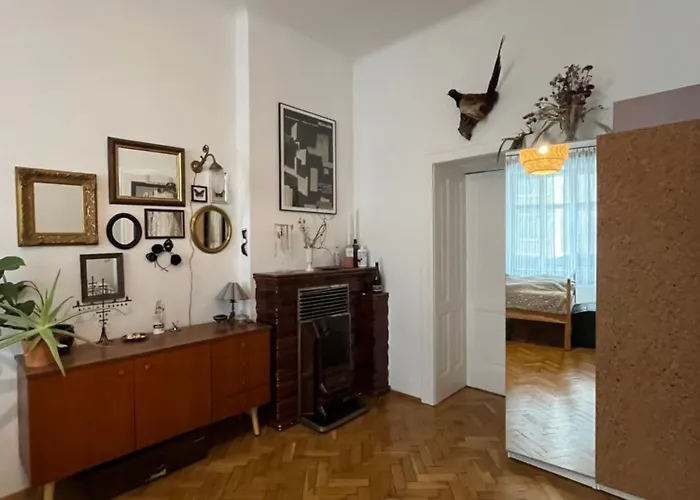 Kuenstlerische Altbauwohnung Im Beliebten Nibelungenviertel Appartement