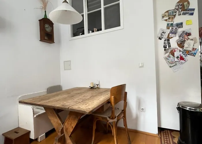 Appartement Kuenstlerische Altbauwohnung Im Beliebten Nibelungenviertel Vienne